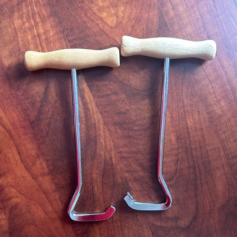 Boot pulls